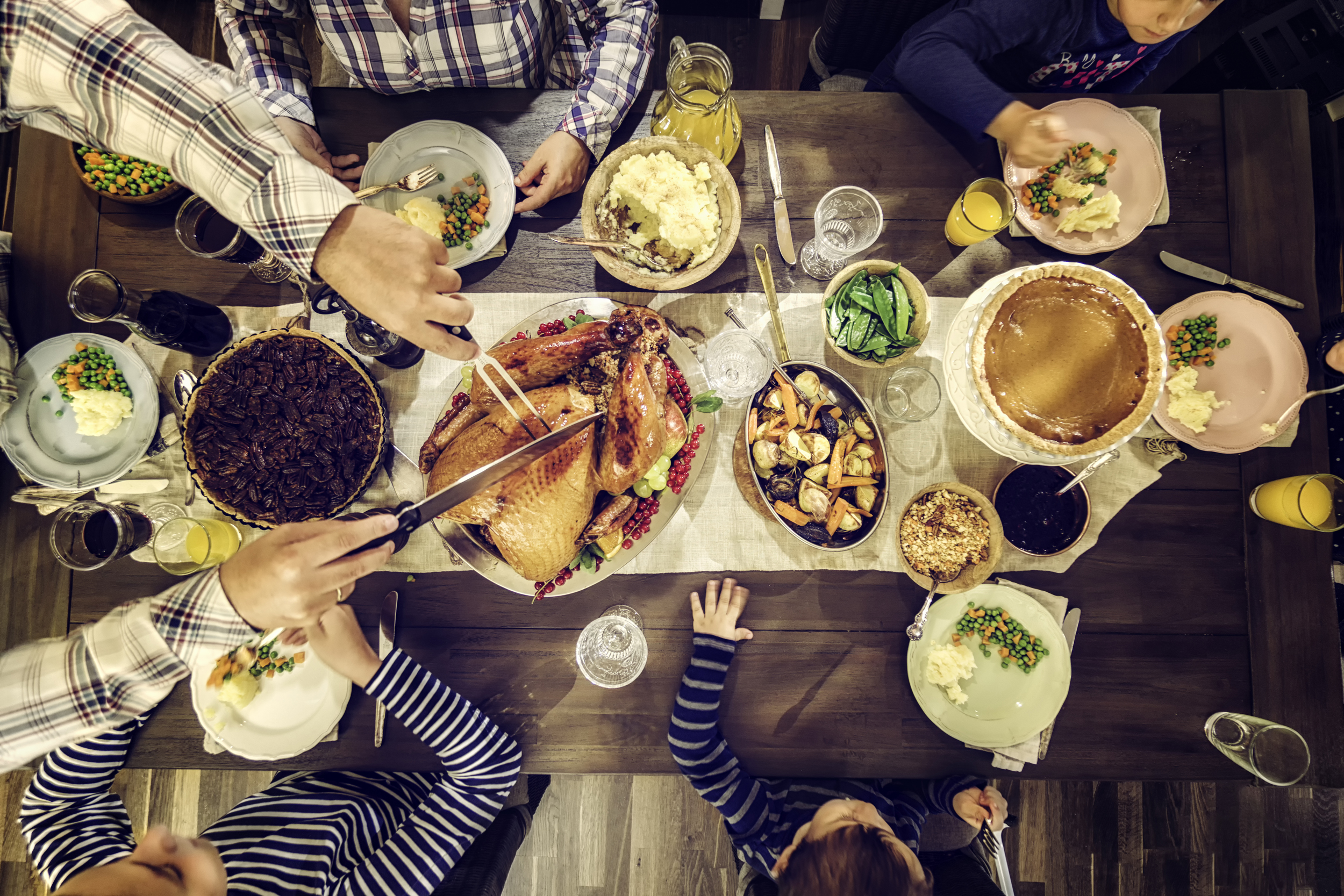 thanksgiving family dinner